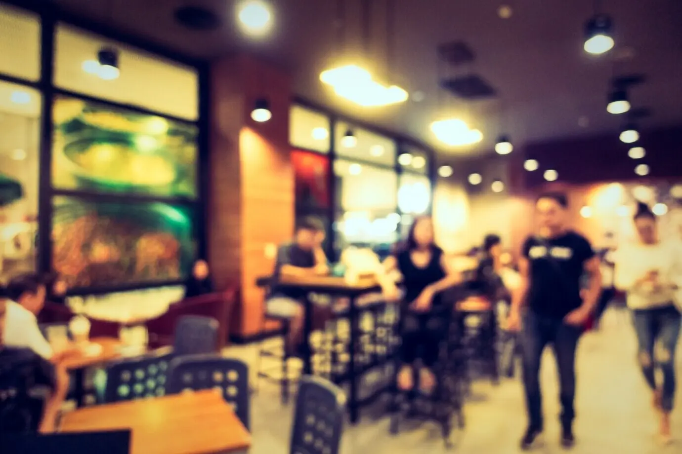 Café in abstrakter Unschärfe